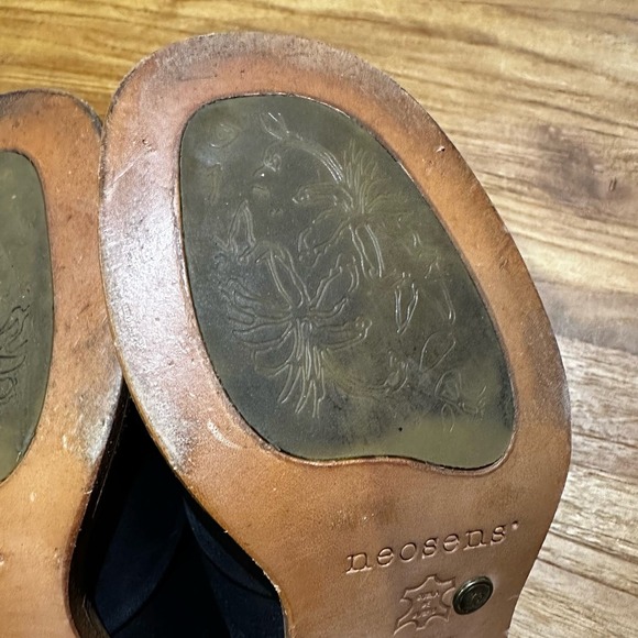 Neosens Women’s Black Leather Cylinder Block Heel Shooties Minimalist Neutral - Picture 10 of 12